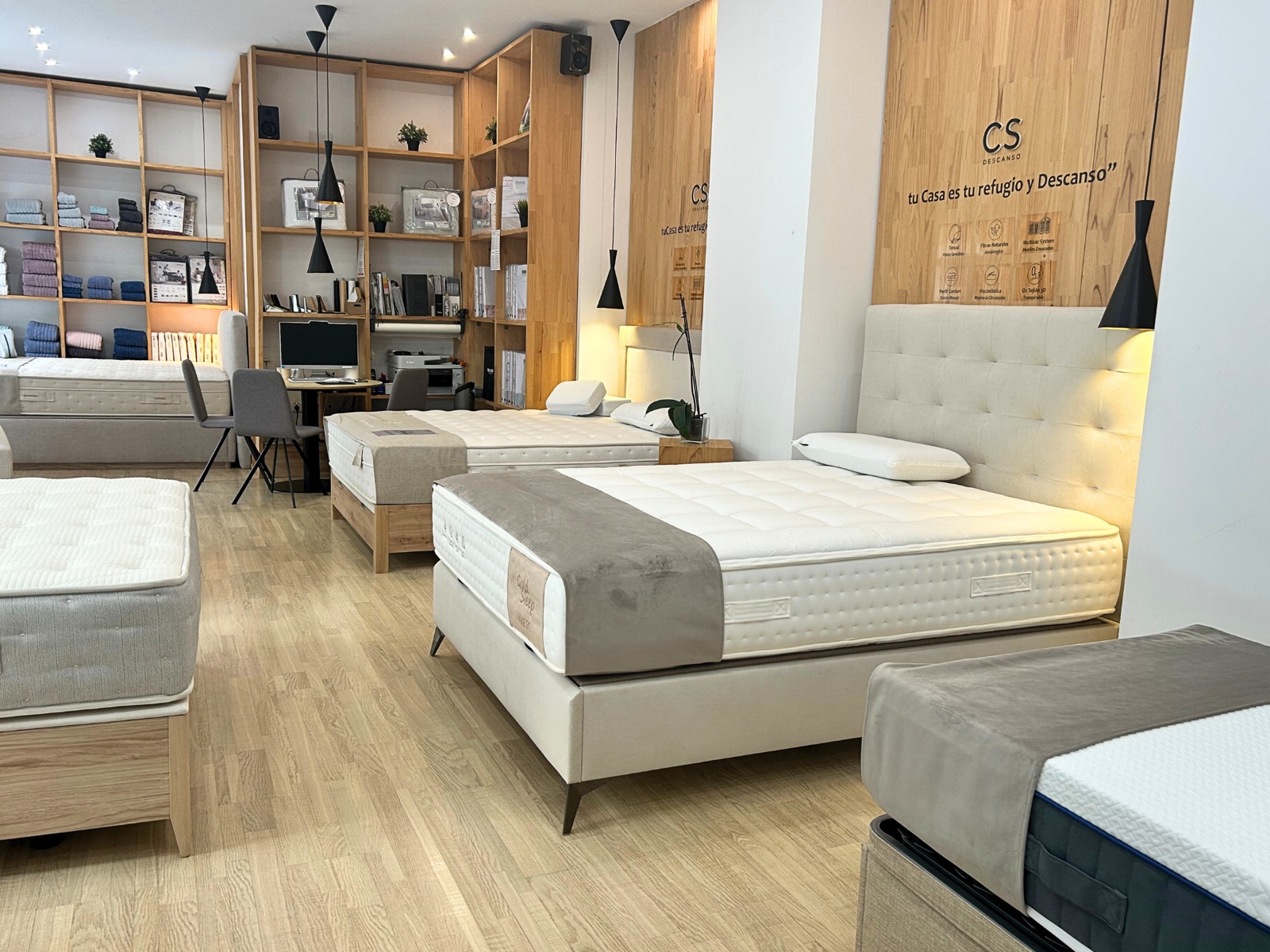 Interior de la tienda de colchones en Alicante